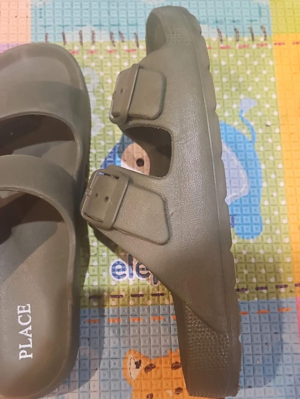 Like New Children'sPlace  Sz.4 Kids Olive Green Double-Buckle Sandals